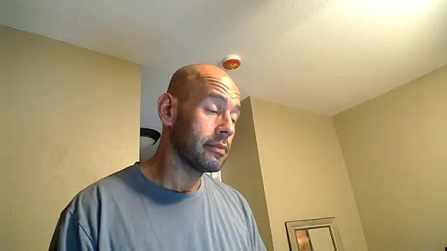 Snapshot of LeeCox chatting on 14, 10, 2025 LeeCox online show from 14, 10, 2025