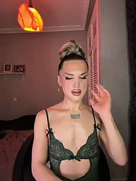 Snapshot of lacattiva chatting on 14, 10, 2025 lacattiva online show from 14, 10, 2025