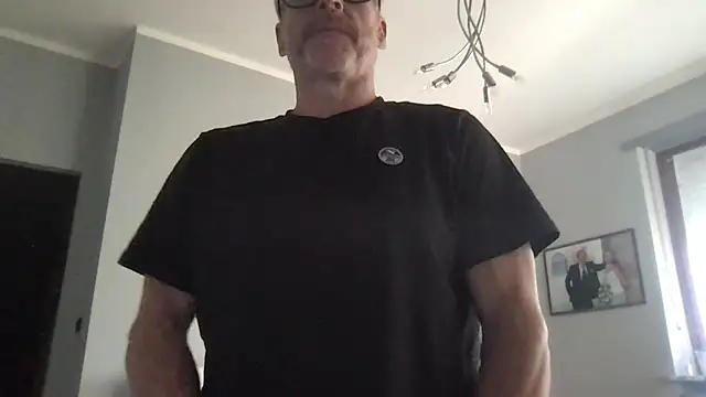 Snapshot of Axl_hot chatting on 30, 5, 2026 Axl hot online show from 30, 5, 2026