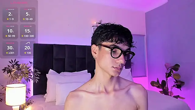 Phillicious   online show from 7, 11, 2025