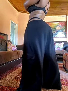 Snapshot of Rowene chatting on 30, 9, 2025 Rowene online show from 30, 9, 2025