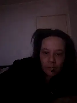 Snapshot of zeousseelphie chatting on 28, 3, 2026 zeousseelphie online show from 28, 3, 2026