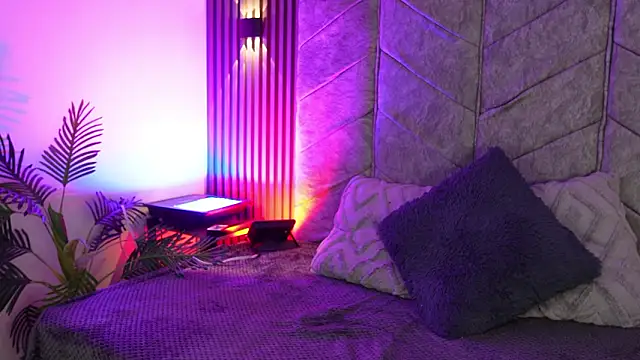 Snapshot of maddy1y_ chatting on 24, 2, 2026 maddy1y online show from 24, 2, 2026