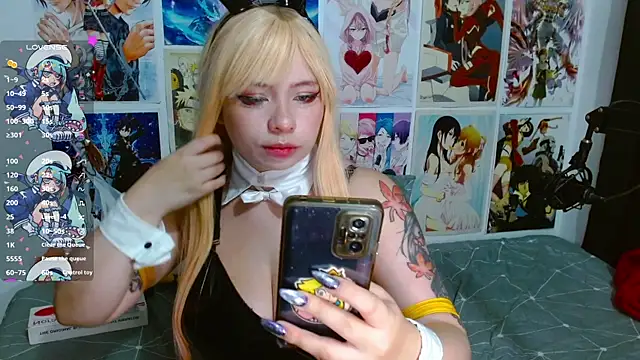 Snapshot of Lil-La chatting on 6, 10, 2025 Lil-La online show from 6, 10, 2025