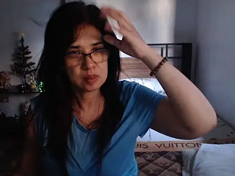 Prettysweetmum online show from 1, 5, 2026