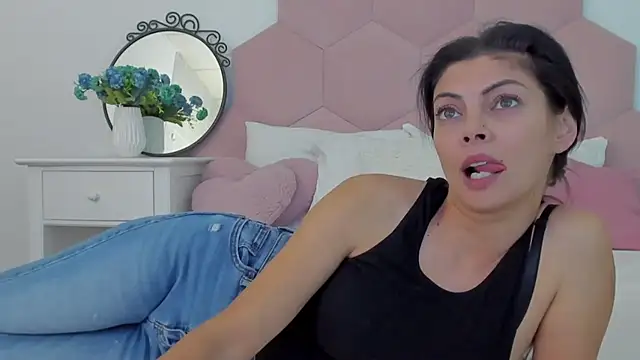 Snapshot of LadyLiia chatting on 10, 1, 2025 LadyLiia online show from 10, 1, 2025