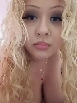 Snapshot of Destinyym chatting on 3, 3, 2026 Destinyym online show from 3, 3, 2026