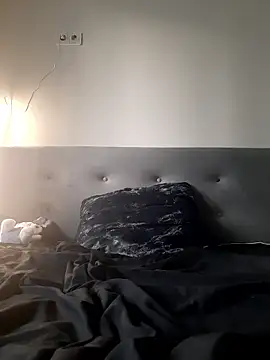 DragonFoxie online show from 12, 9, 2025