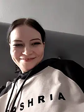 DragonFoxie online show from 15, 10, 2025