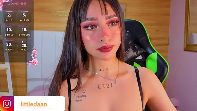 Abril Velvet a  online show from 15, 1, 2026