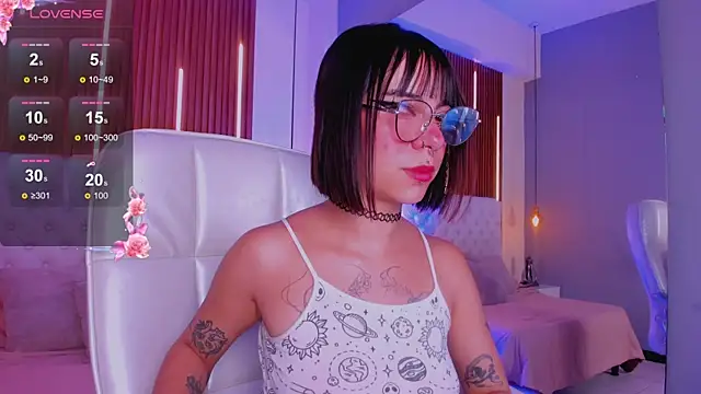 ZamabyCrucie online show from 5, 4, 2026