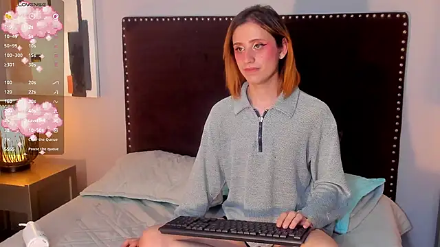 Snapshot of seraphine_star chatting on 1, 2, 2026 seraphine star online show from 1, 2, 2026