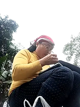 CoMay003 online show from 12, 11, 2025