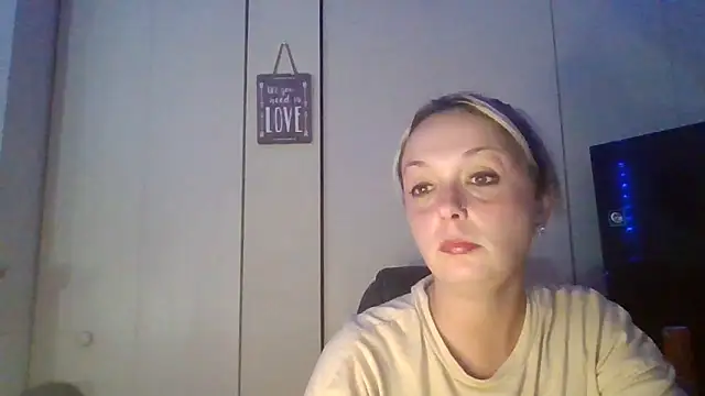 Snapshot of Candykissesxoxo chatting on 12, 10, 2025 Candykissesxoxo online show from 12, 10, 2025