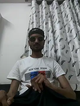 Snapshot of fckboy987 chatting on 25, 5, 2026 fckboy987 online show from 25, 5, 2026