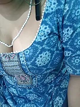 Snapshot of Anjali-bhabhi chatting on 5, 10, 2025 Anjali-bhabhi online show from 5, 10, 2025
