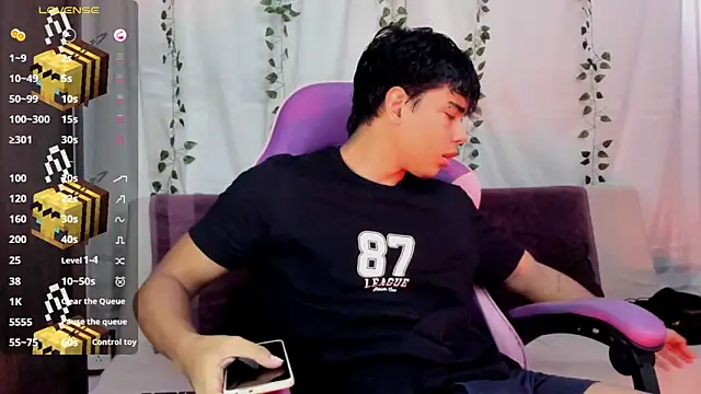 Snapshot of an_drew18 chatting on 21, 9, 2025 an drew18 online show from 21, 9, 2025