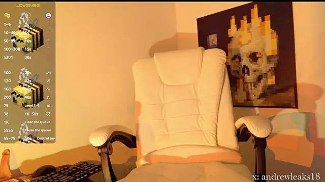 Snapshot of an_drew18 chatting on 13, 10, 2025 an drew18 online show from 13, 10, 2025