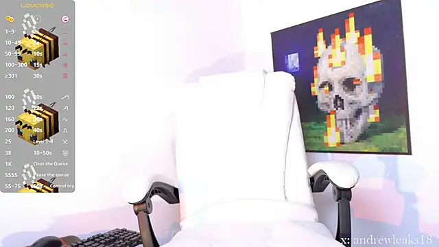 Snapshot of an_drew18 chatting on 18, 10, 2025 an drew18 online show from 18, 10, 2025