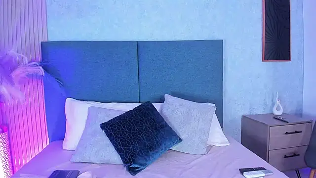 Laura Ivy online show from 31, 3, 2026