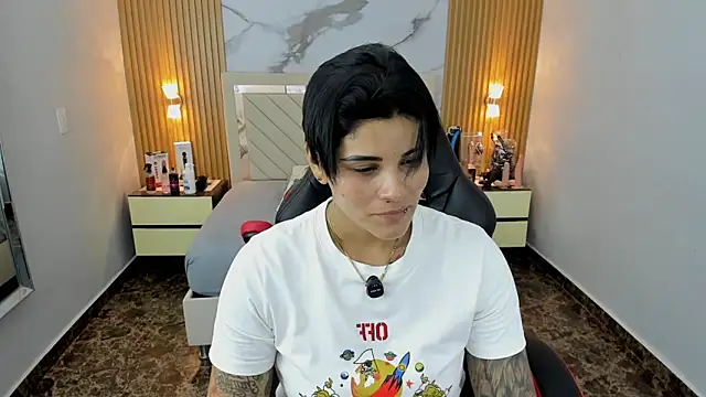 KAROLLJONES1 online show from 22, 12, 2025