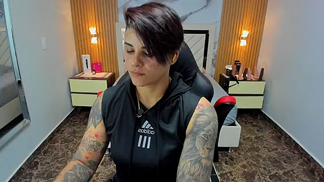 KAROLLJONES1 online show from 10, 2, 2026