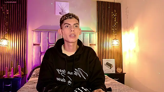 Snapshot of Room_69x chatting on 29, 4, 2026 Room 69x online show from 29, 4, 2026