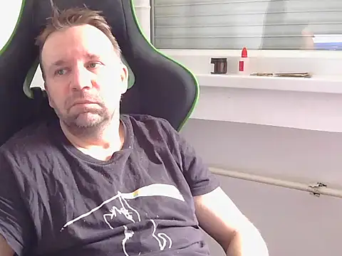 Snapshot of kristianss08 chatting on 14, 4, 2026 kristianss08 online show from 14, 4, 2026