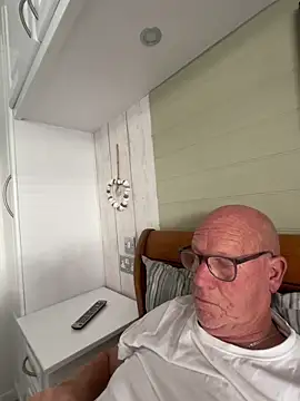 Snapshot of philefc chatting on 4, 10, 2025 philefc online show from 4, 10, 2025