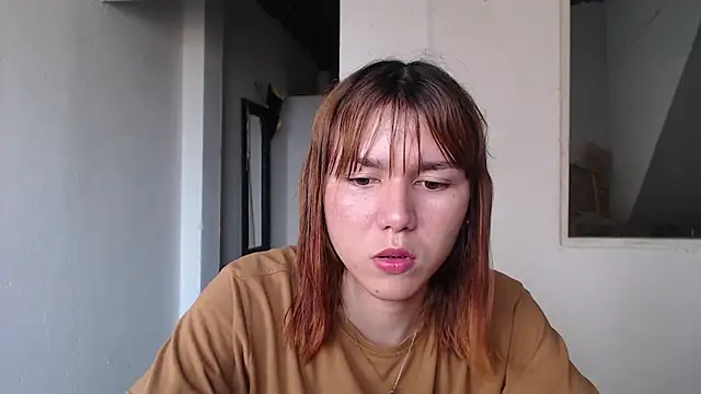 Dolly Peach  online show from 13, 9, 2025