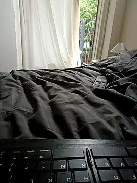 handsome8inchh online show from 14, 9, 2025