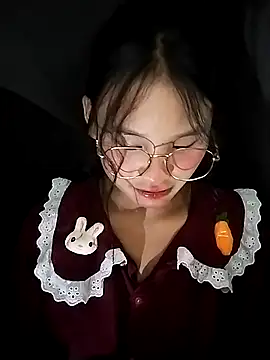 Snapshot of saronla_03 chatting on 12, 9, 2025 saronla 03 online show from 12, 9, 2025