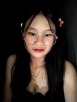 Snapshot of saronla_03 chatting on 5, 10, 2025 saronla 03 online show from 5, 10, 2025