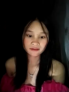 Snapshot of saronla_03 chatting on 7, 10, 2025 saronla 03 online show from 7, 10, 2025