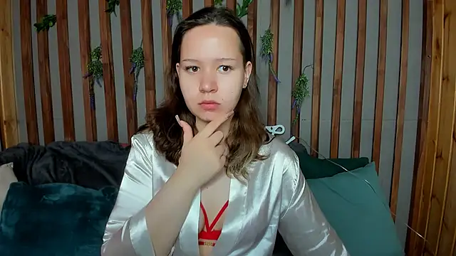 Snapshot of Laura_Ellinss chatting on 13, 9, 2025 Laura Ellinss online show from 13, 9, 2025