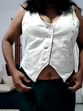 mallu-lover online show from 15, 4, 2026