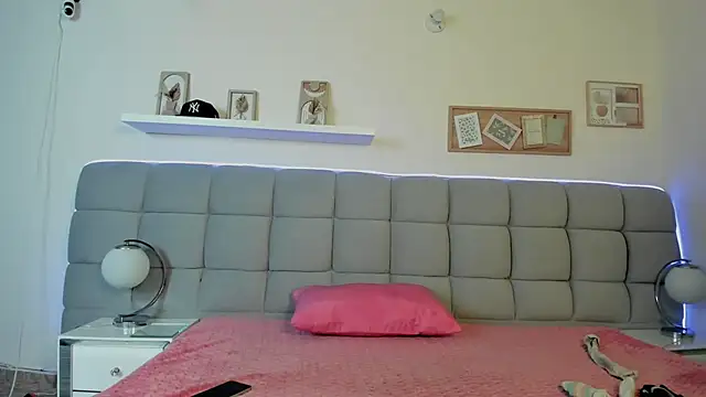 Snapshot of erotic_sins chatting on 23, 9, 2025 erotic sins online show from 23, 9, 2025