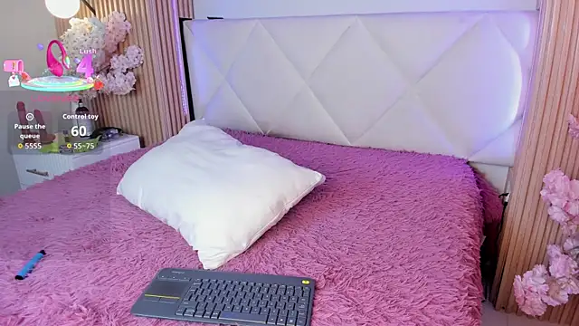 veronica hill  online show from 25, 3, 2026