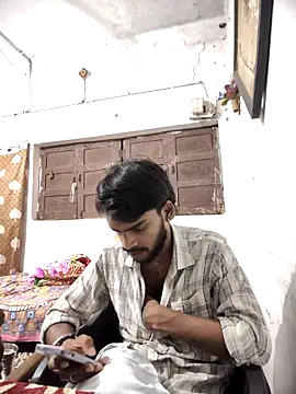 yashuuuu021 online show from 4, 10, 2025