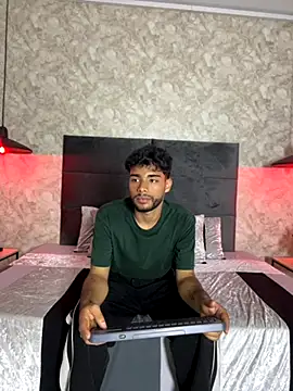 Snapshot of RaphaelDufort chatting on 16, 9, 2025 RaphaelDufort online show from 16, 9, 2025