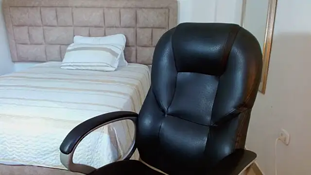 Snapshot of lilithfox05 chatting on 5, 10, 2025 lilithfox05 online show from 5, 10, 2025