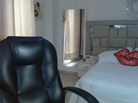 Snapshot of lilithfox05 chatting on 27, 10, 2025 lilithfox05 online show from 27, 10, 2025