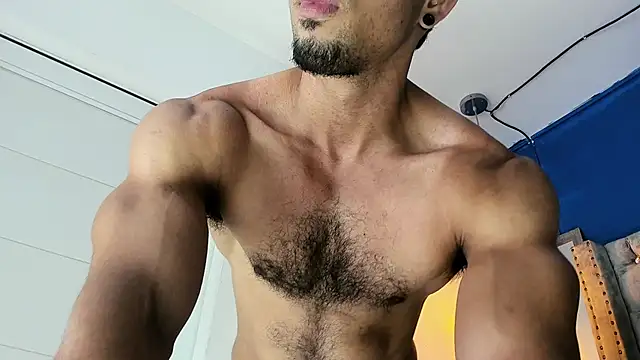 Snapshot of latinhotmuscle chatting on 5, 3, 2026 latinhotmuscle online show from 5, 3, 2026