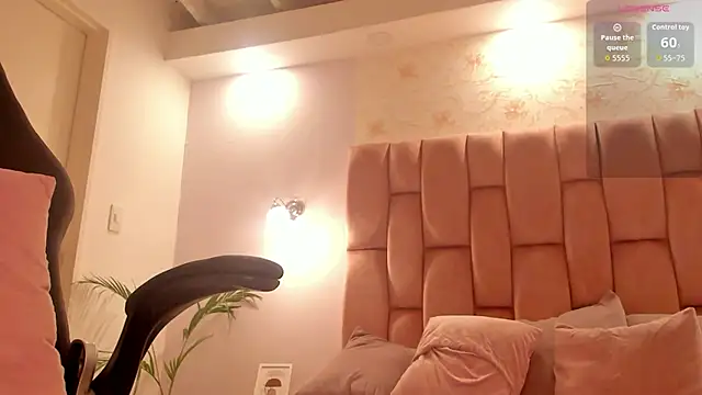 aishathornee online show from 18, 1, 2026