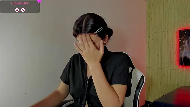 Raven Rouge  online show from 3, 2, 2026