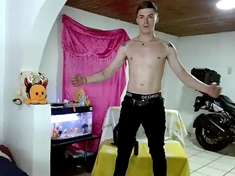 Snapshot of Ken_bigcock77 chatting on 11, 9, 2025 Ken bigcock77 online show from 11, 9, 2025