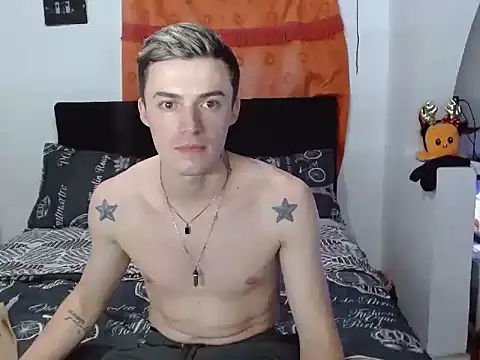 Snapshot of Ken_bigcock77 chatting on 29, 11, 2025 Ken bigcock77 online show from 29, 11, 2025