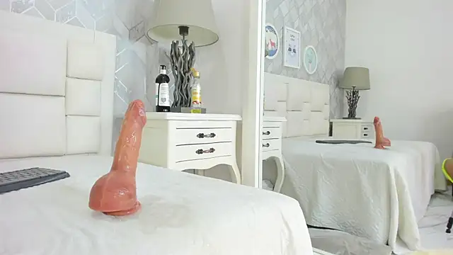 naia cox online show from 27, 3, 2026