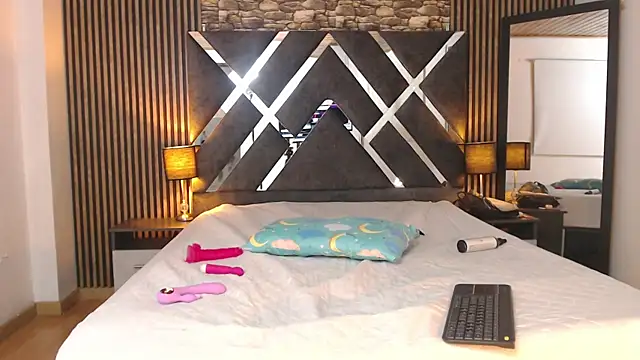 Snapshot of channelhs chatting on 12, 9, 2025 channelhs online show from 12, 9, 2025