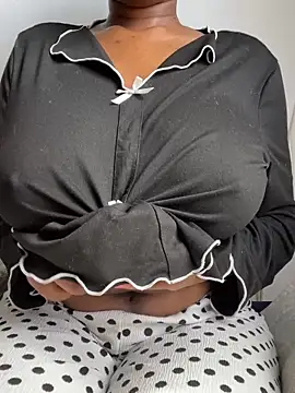 Snapshot of OrchidBae chatting on 7, 10, 2025 OrchidBae online show from 7, 10, 2025